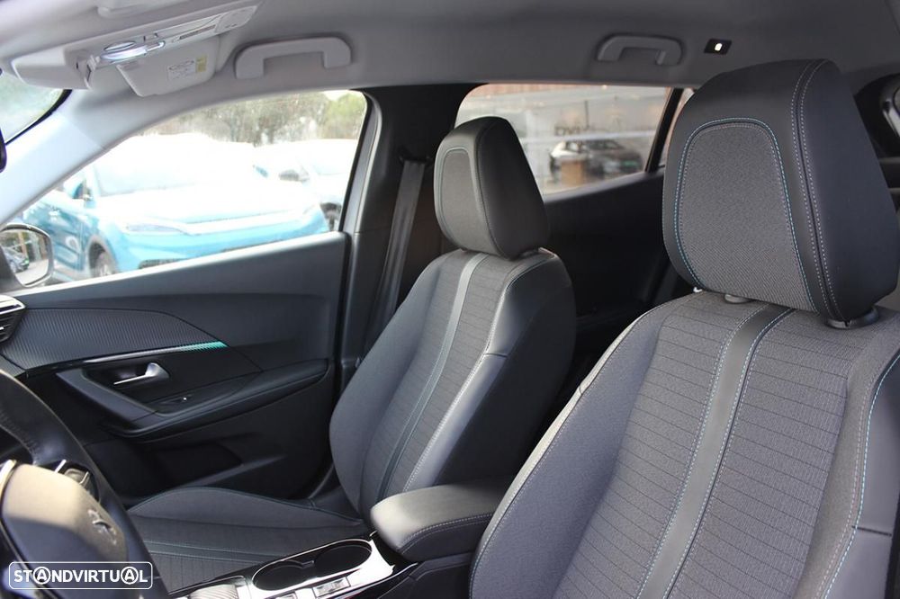 Peugeot e-2008 Allure - 17