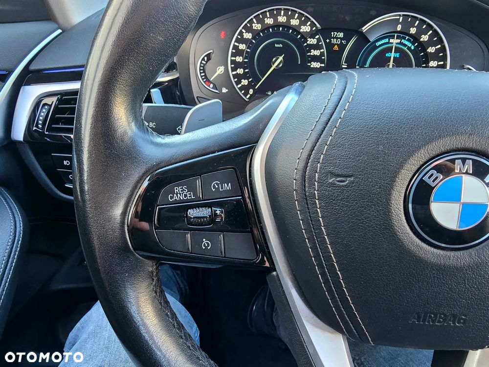 BMW Seria 5 530e iPerformance xDrive Luxury Line - 30