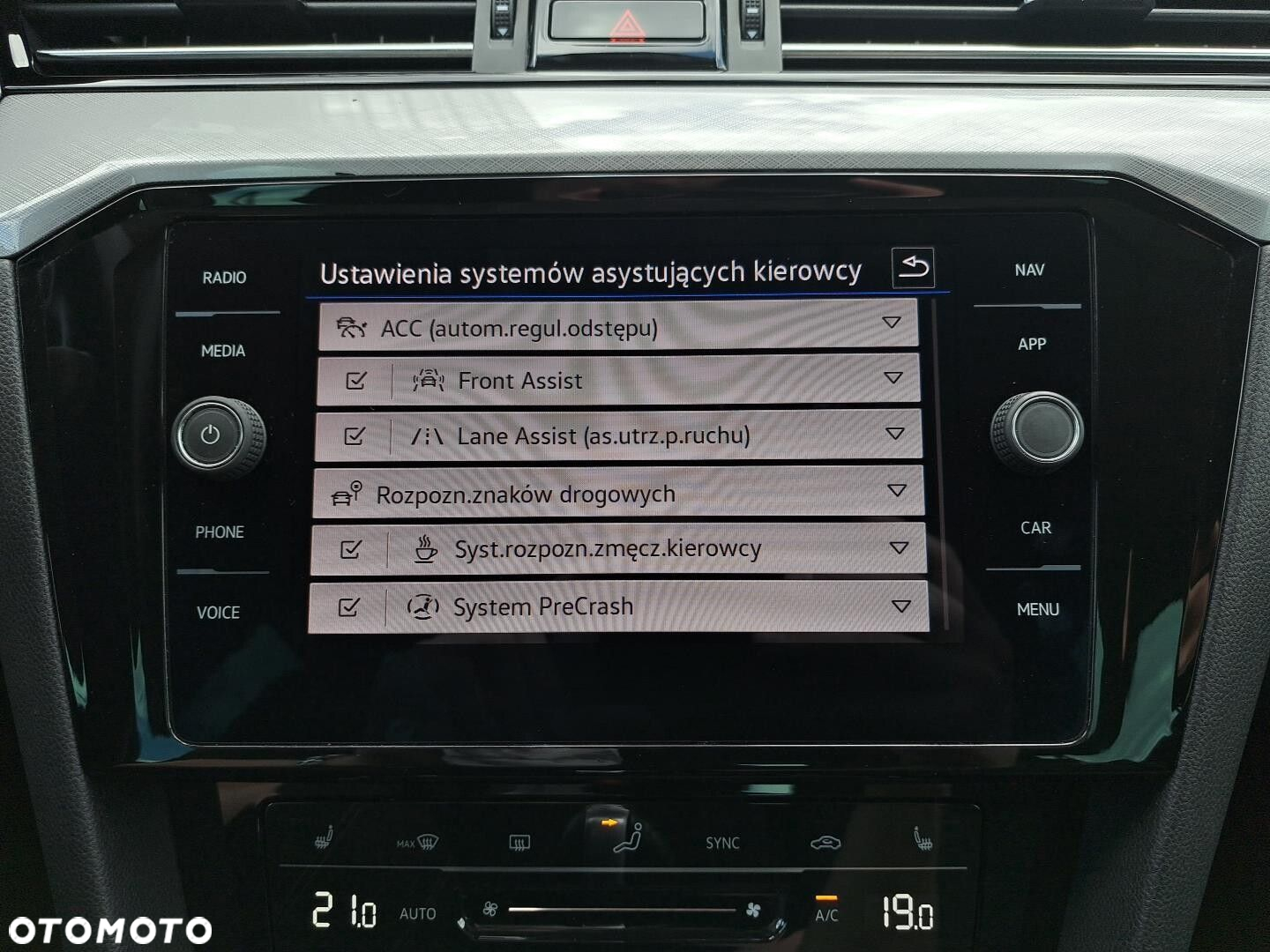 Volkswagen Passat 2.0 TDI Business DSG - 27