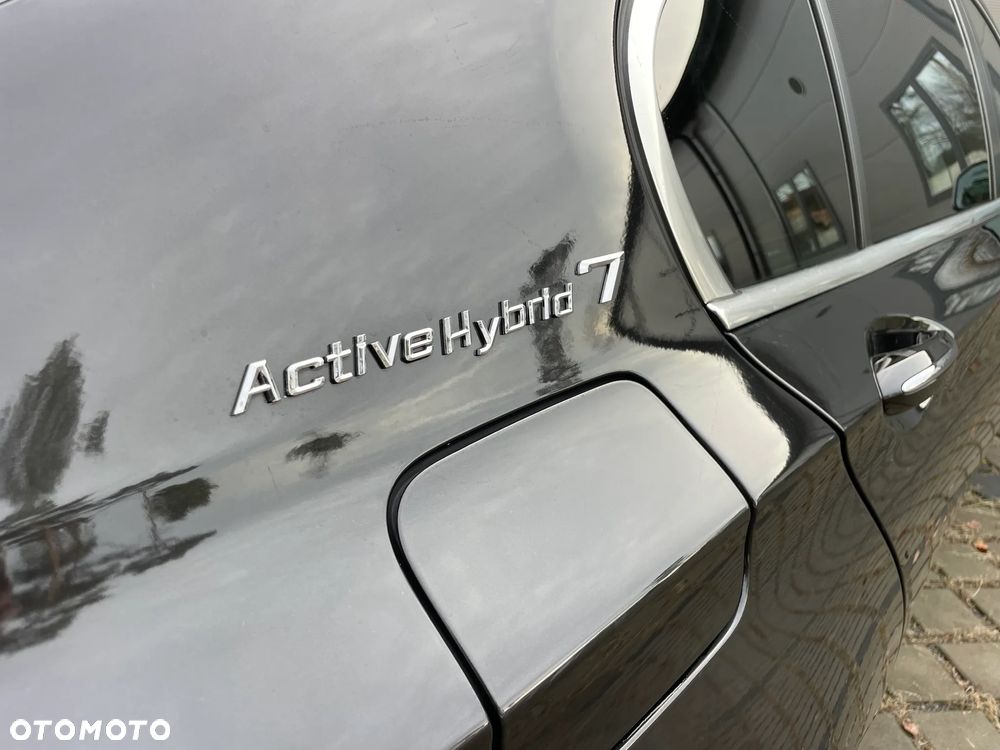 BMW Seria 7 750Li - 33