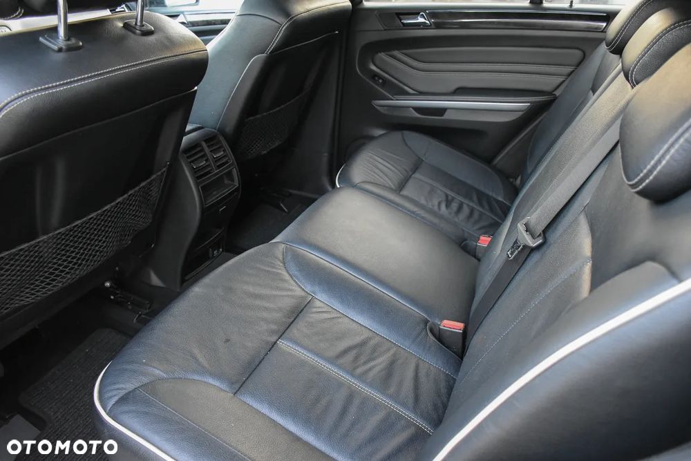 Mercedes-Benz ML 300 CDI 4Matic 7G-TRONIC DPF BlueEFFICIENCY Grand Edition - 36