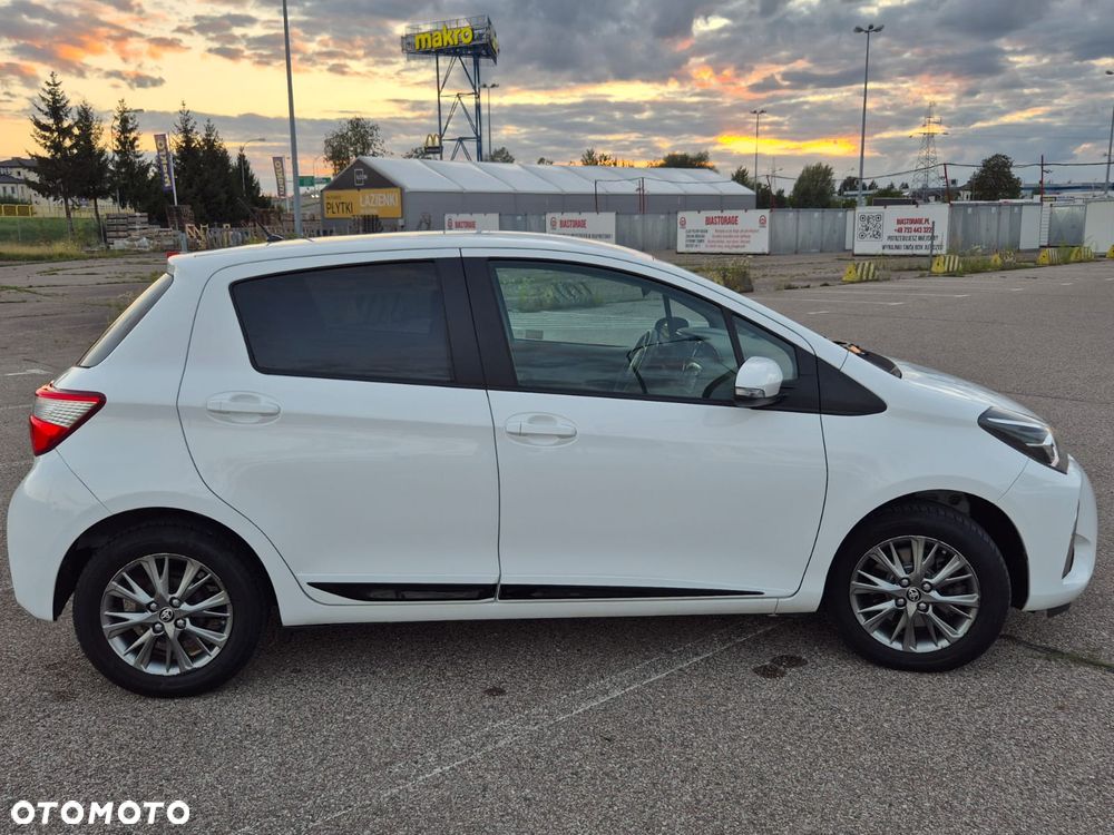 Toyota Yaris 1.5 Premium - 4