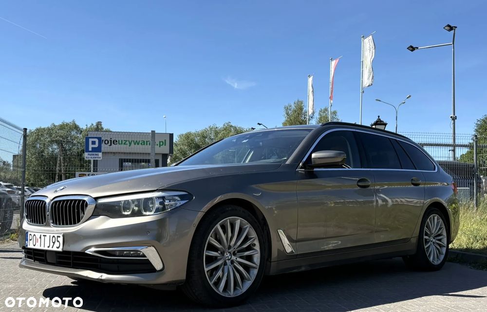 BMW Seria 5 530d xDrive Luxury Line - 1