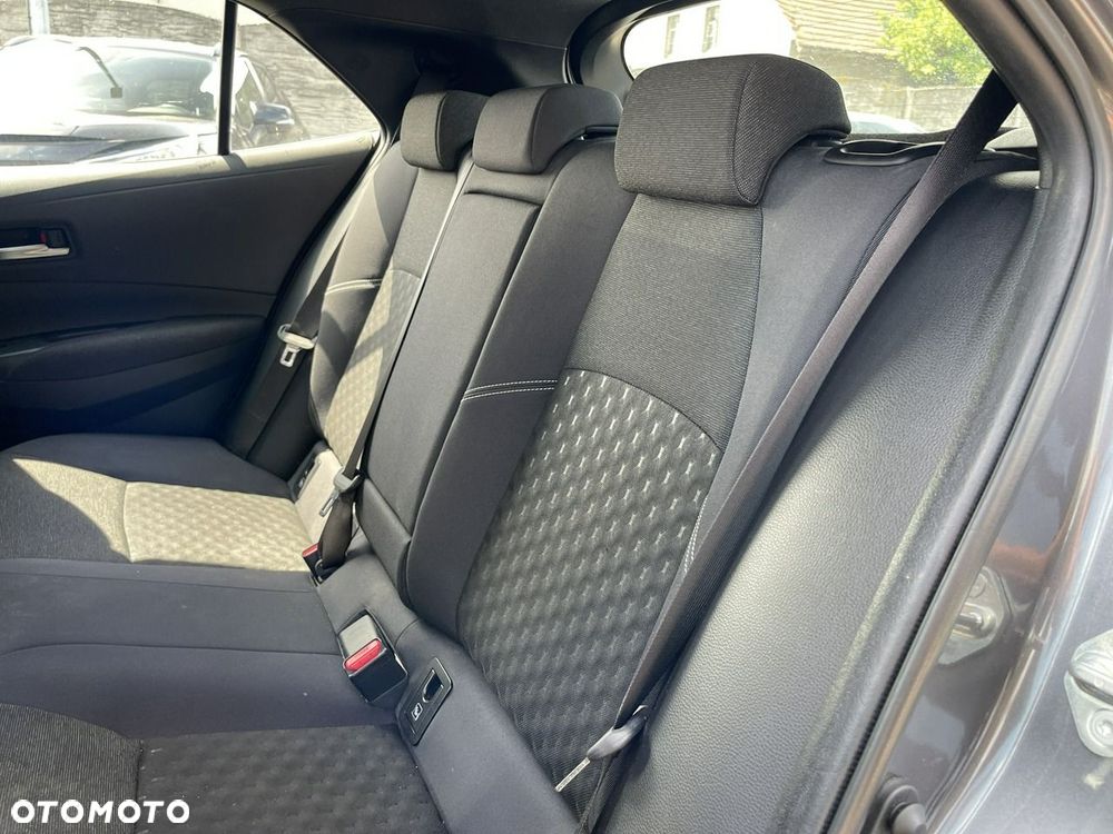 Toyota Corolla 1.8 Hybrid Comfort - 17