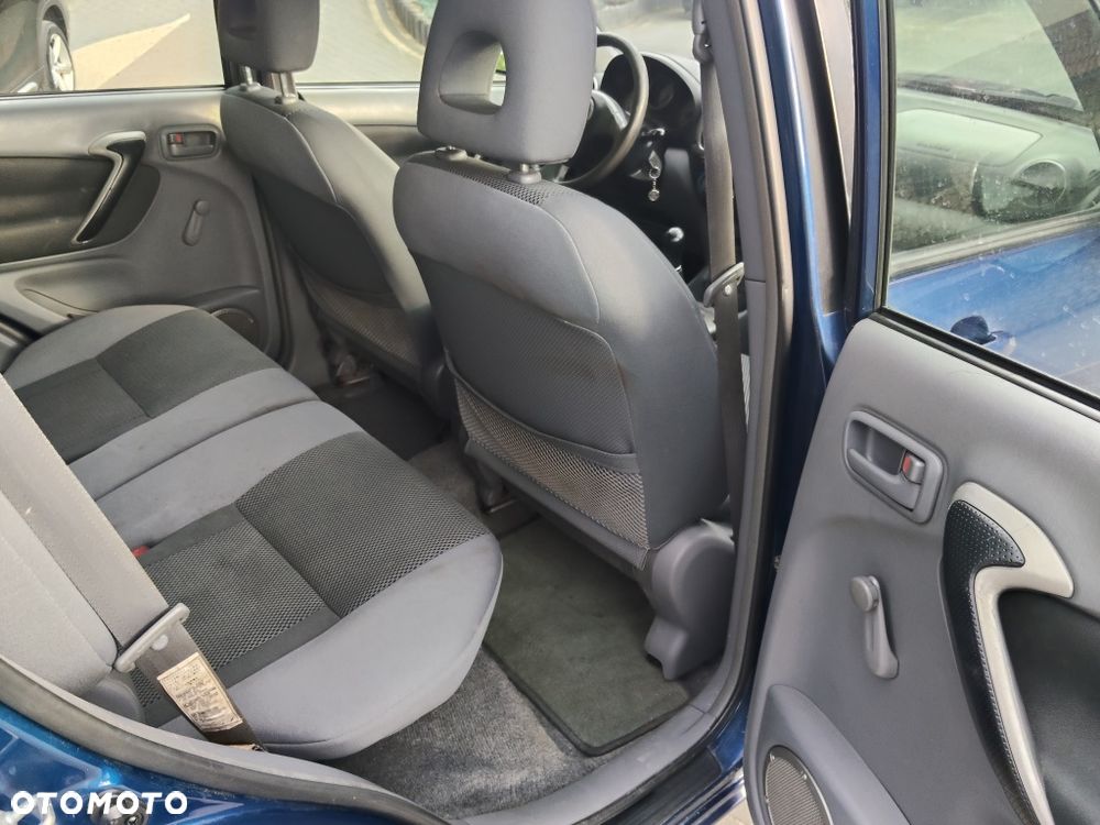 Toyota RAV4 - 7