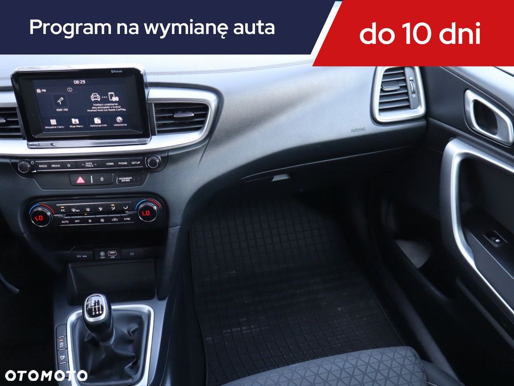 Kia Ceed - 10
