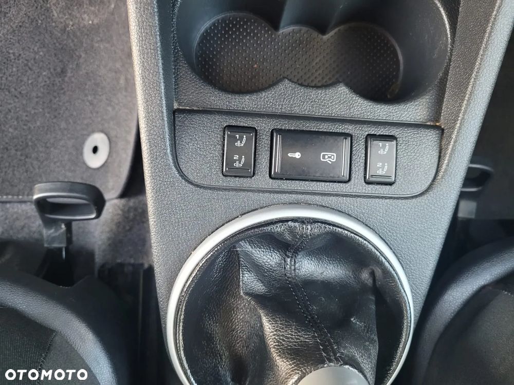 Skoda Roomster 1.4 16V PLUS EDITION - 19