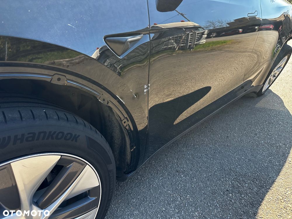 Tesla Model Y - 22