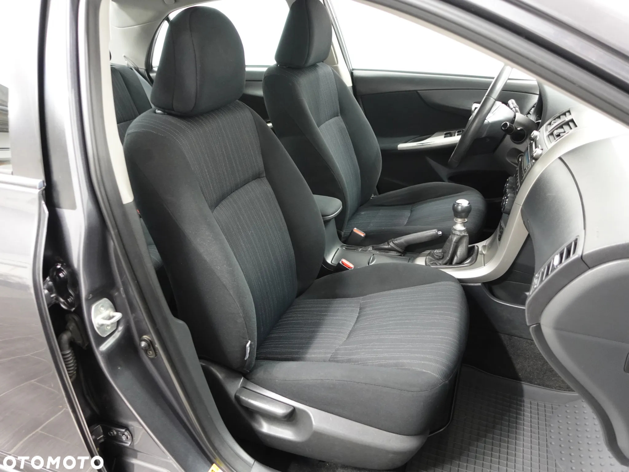 Toyota Corolla 1.6 Luna - 28
