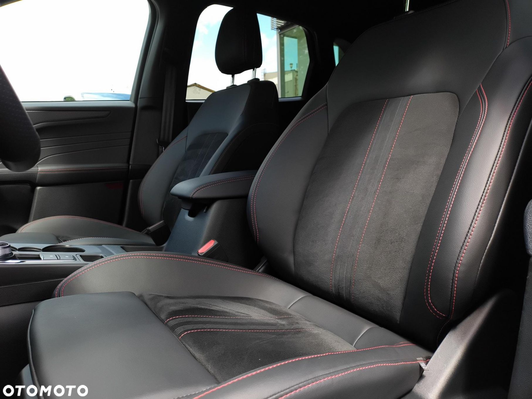Ford Kuga 2.5P PHEV FWD ST-Line X eCVT - 27