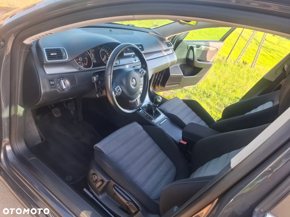 Volkswagen Passat 2.0 TDI BlueMotion Technology Highline - 5