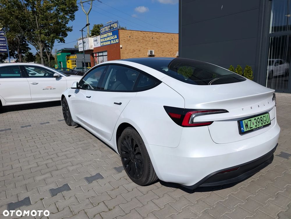 Tesla Model 3 Long Range AWD - 3
