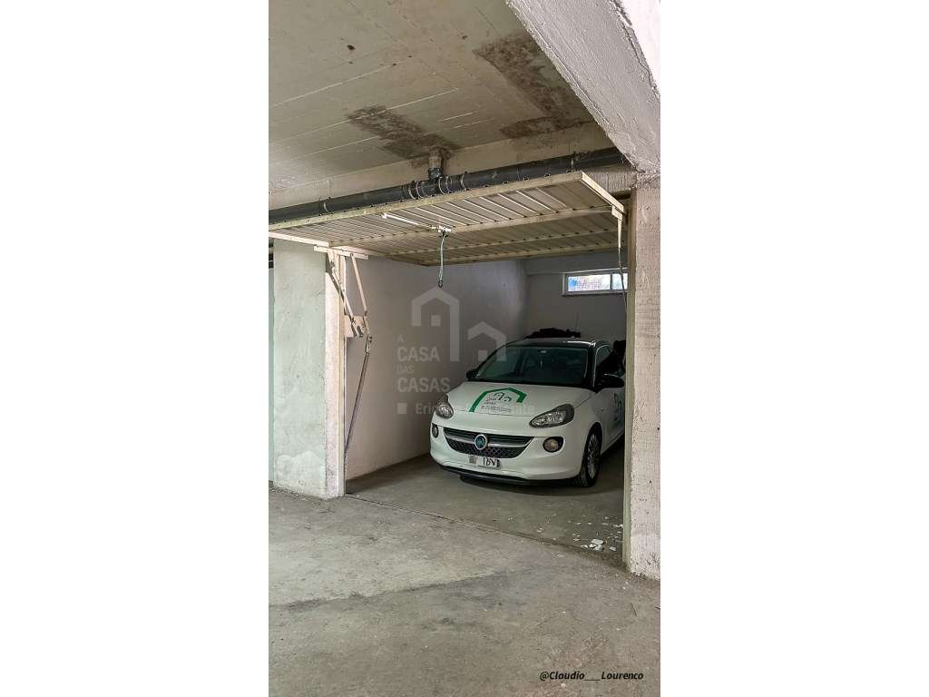 Vende Garagem - Ericeira, A Casa das Casas - Grande imagem: 2/8