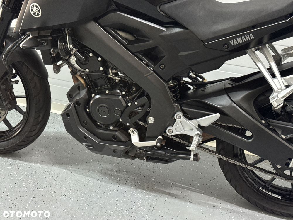 Yamaha MT - 24