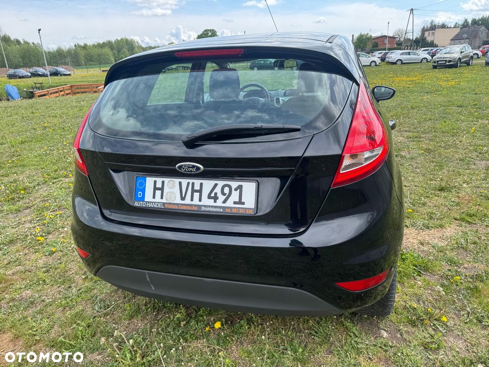 Ford Fiesta - 10