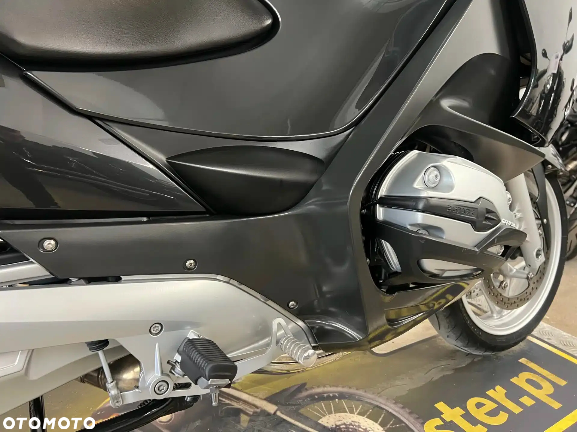 BMW R - 15