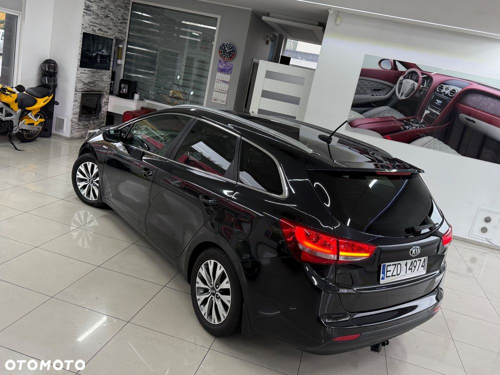 Kia Ceed 1.6 GDI M DCT - 27