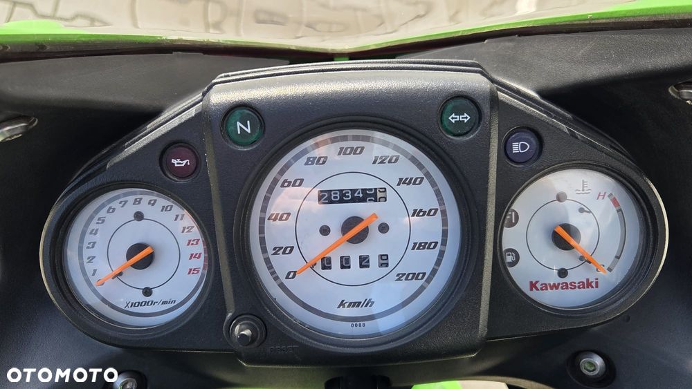 Kawasaki Ninja 250R - 11