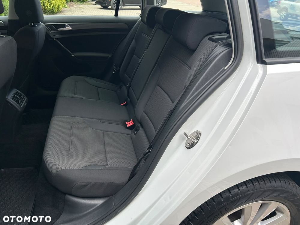 Volkswagen Golf 1.6 TDI BMT Comfortline - 19
