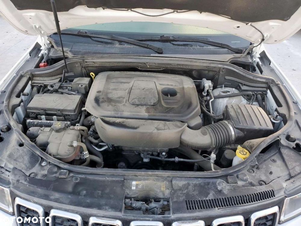 Jeep Grand Cherokee - 12