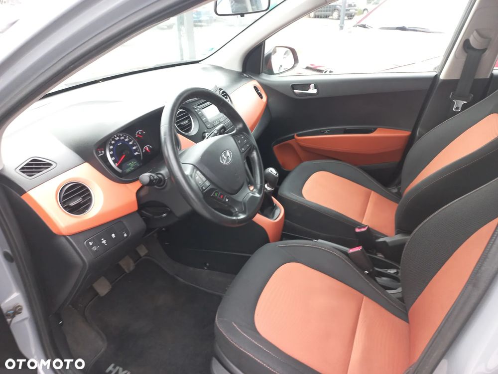 Hyundai i10 1.0 Fifa World Cup Edition - 13