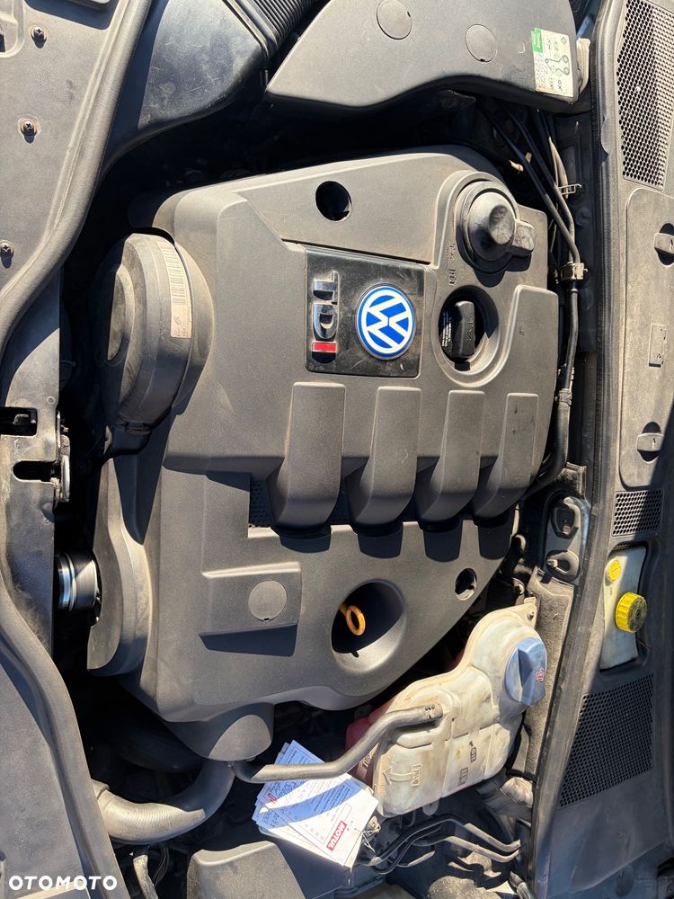 Volkswagen Passat 1.9 TDI Comfortline Family - 14