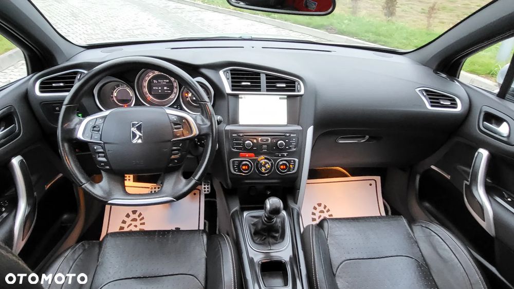 Citroën DS4 HDi 165 Urban Show - 8