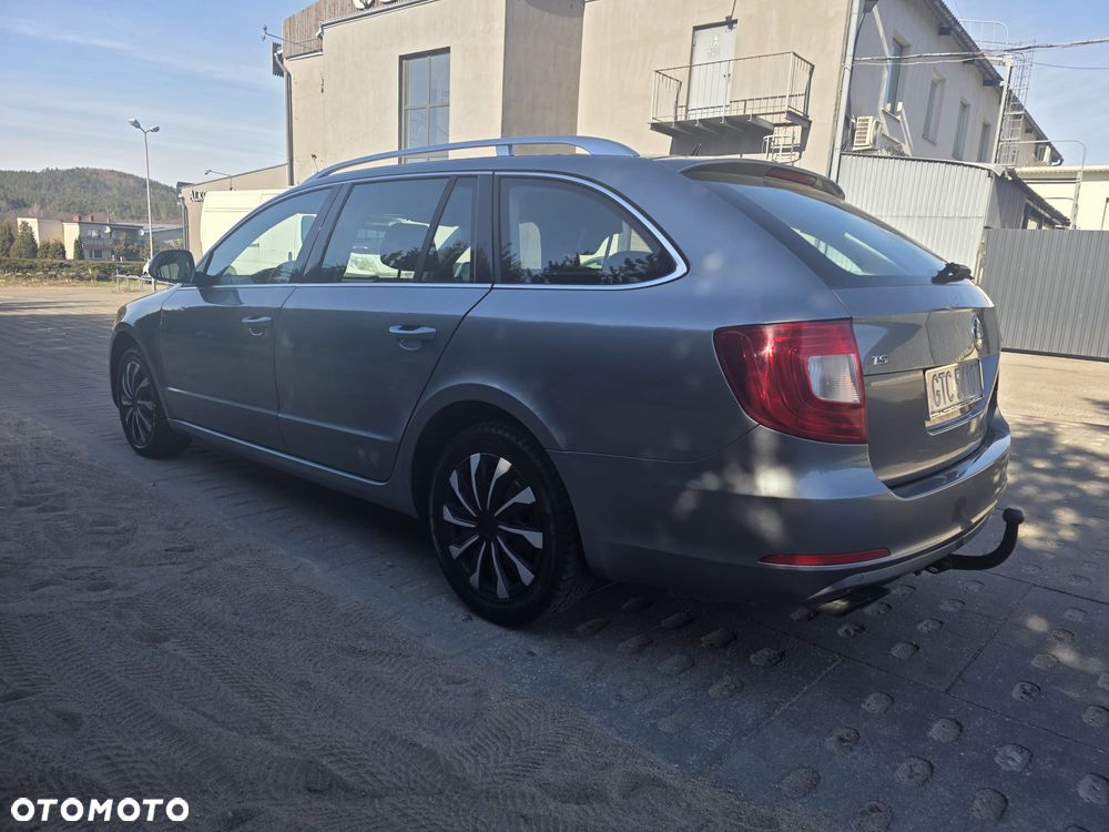 Skoda Superb 1.8 TSI Comfort DSG - 9