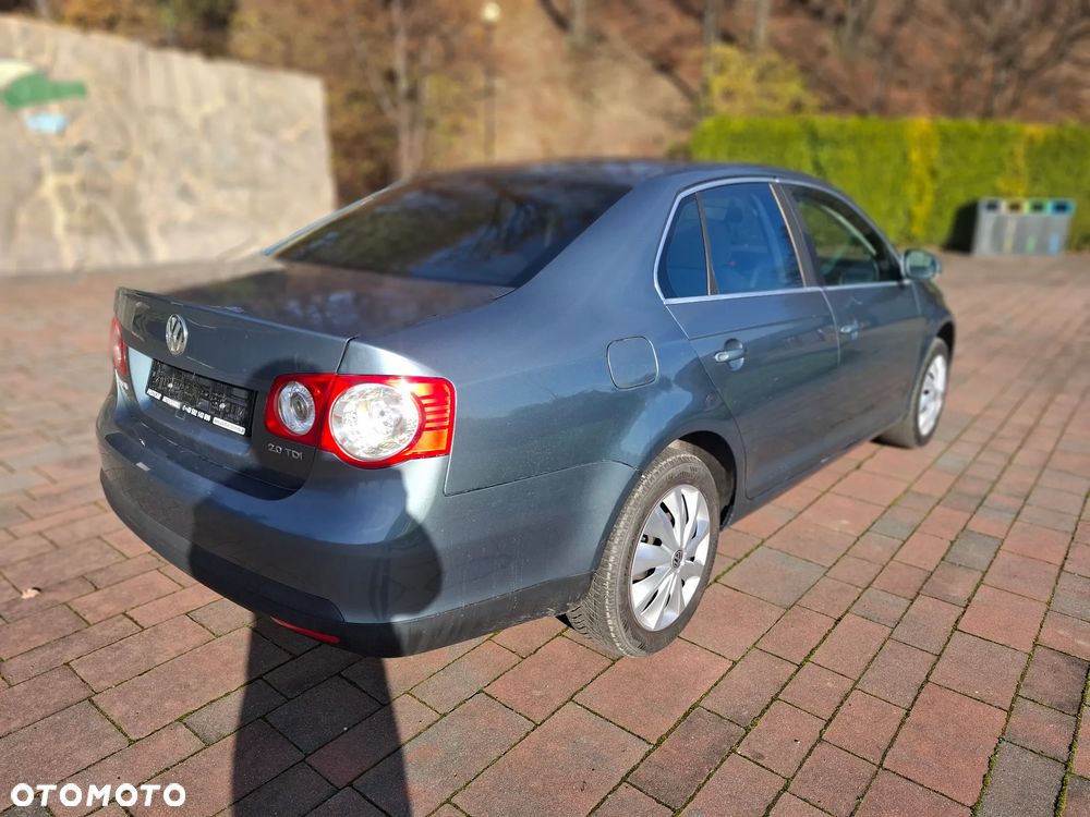Volkswagen Jetta 2.0 TDI DPF Highline - 5