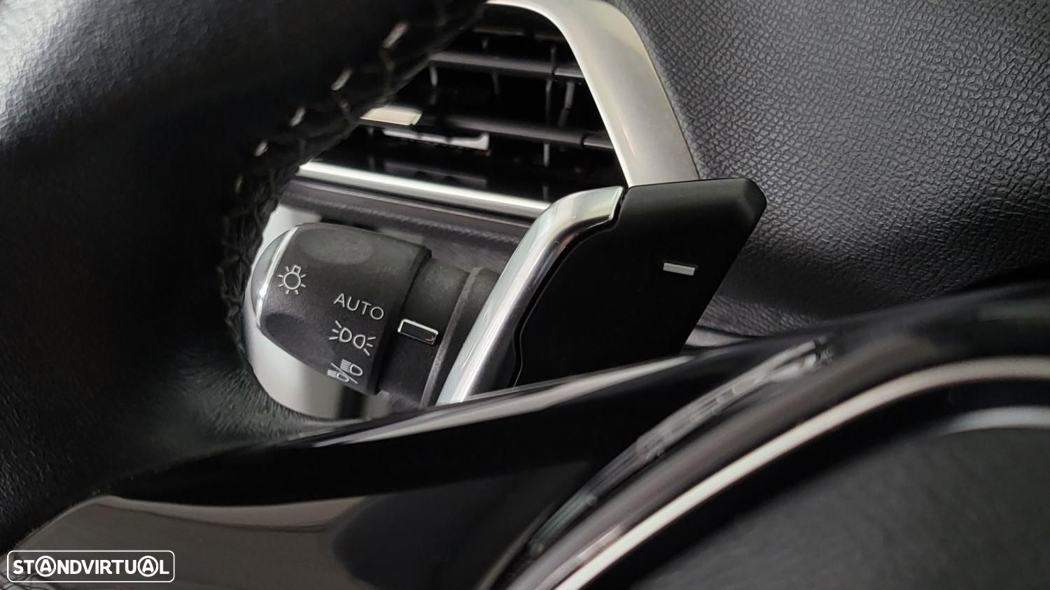 Peugeot 3008 1.6 Hybrid Allure e-EAT8 - 22