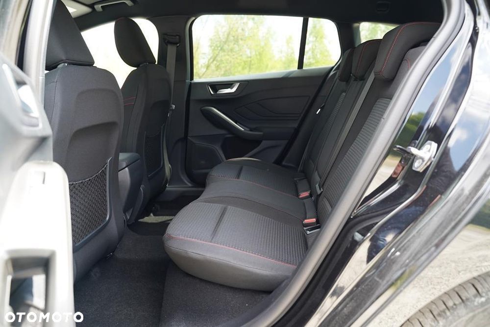 Ford Focus 1.0 EcoBoost mHEV ST-Line X - 10