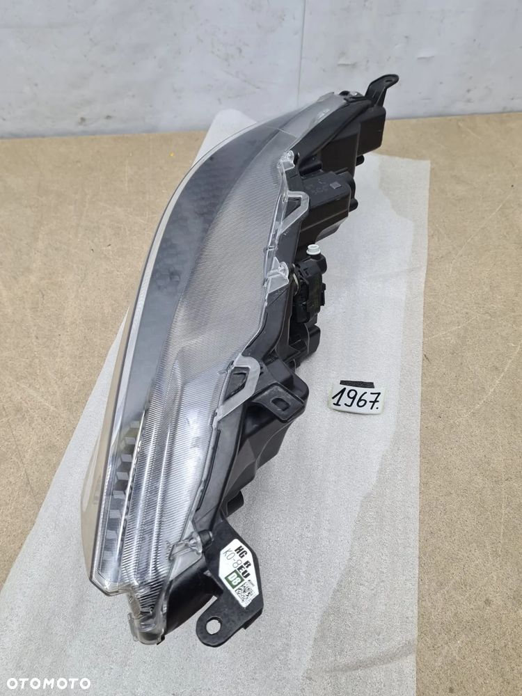Toyota Yaris 4 IV od20r lampa prawy przód Full Led - 9