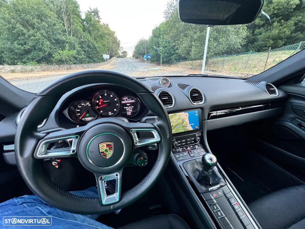 Porsche 718 Cayman T - 8