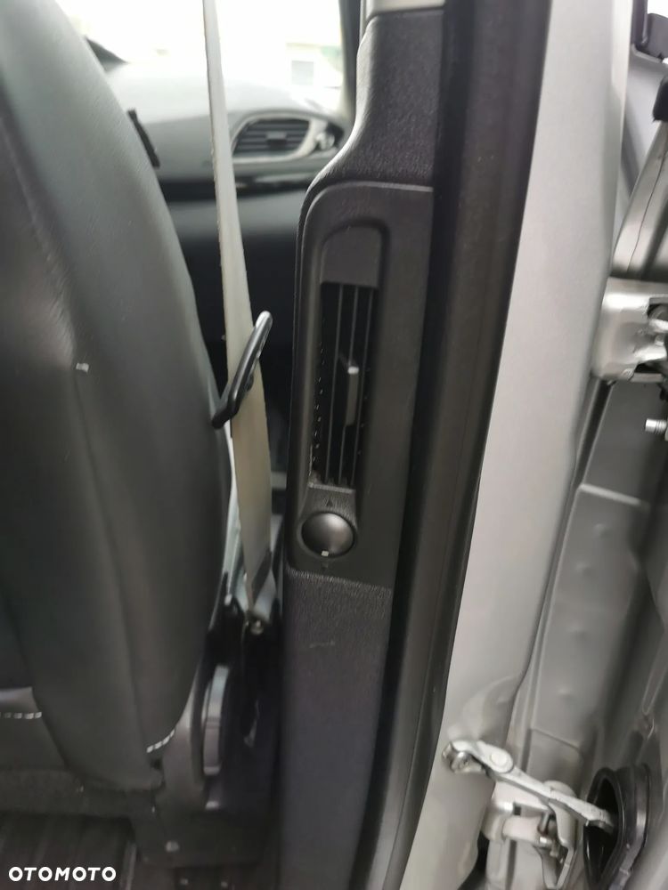 Renault Scenic 1.9 dCi Confort Privilege - 19