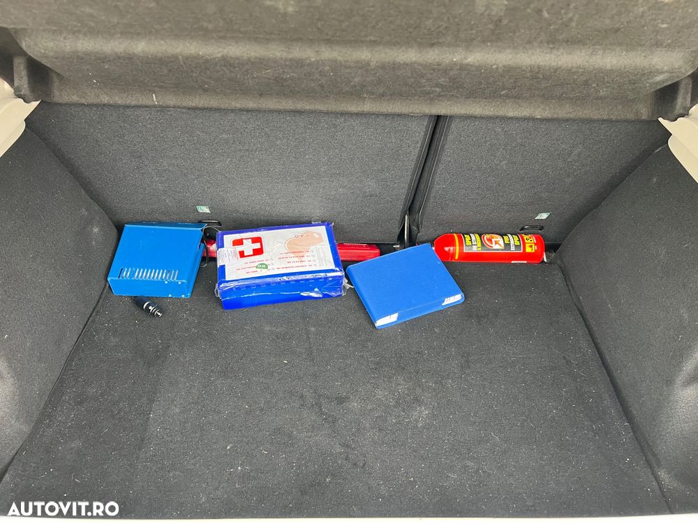 Dacia Sandero 1.5 75CP Laureate - 13