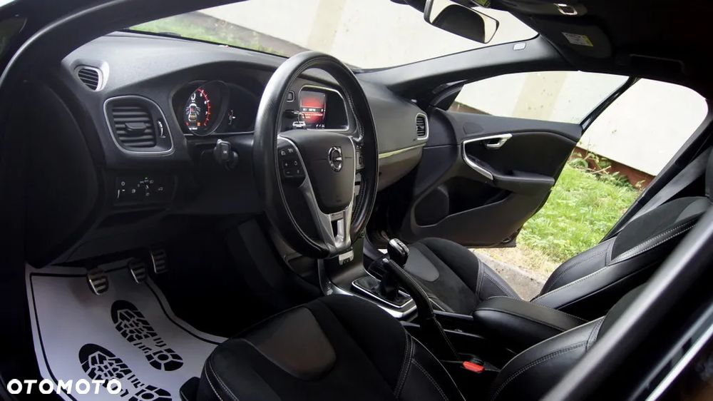 Volvo V40 T3 Drive-E R-Design Momentum - 30