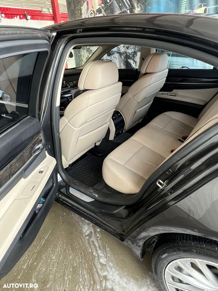 BMW Seria 7 740d xDrive - 10