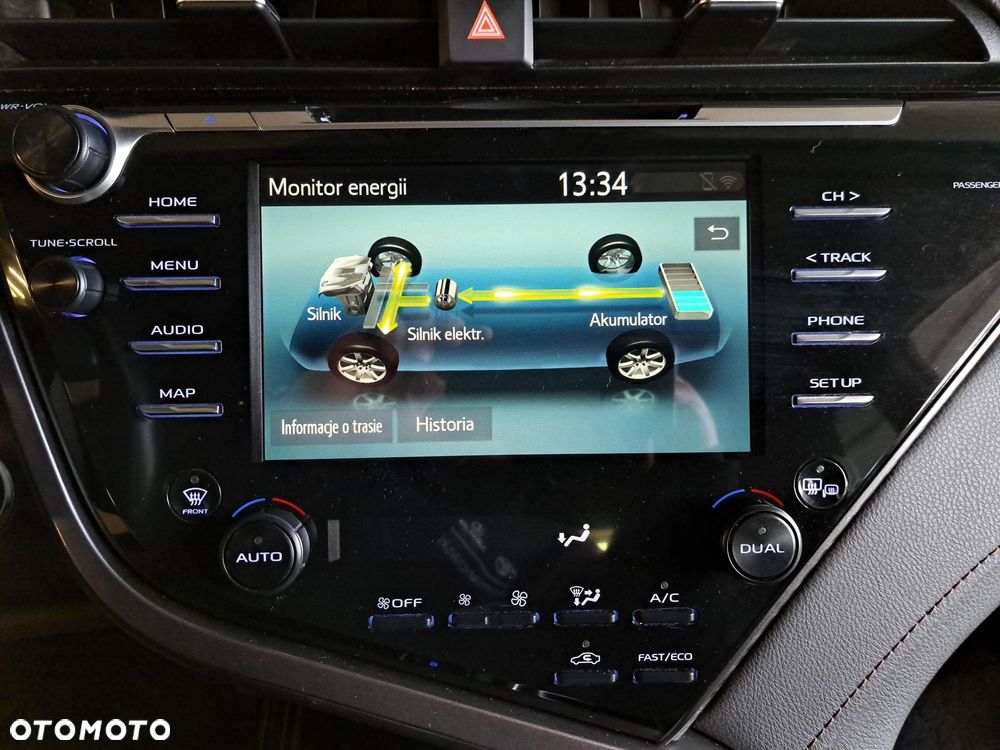 Toyota Camry 2.5 Hybrid Executive CVT - 22