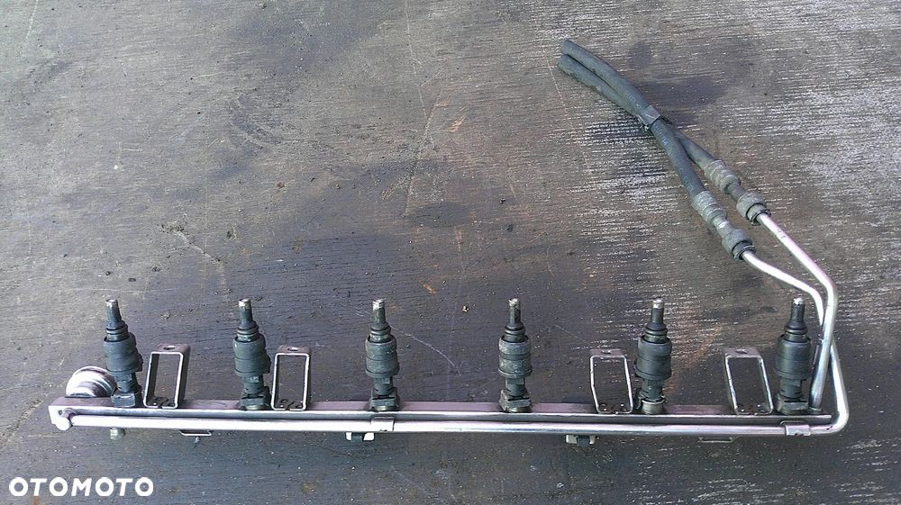 BMW E39 2.0  M52B20 LISTWA WTRYSKOWA - 5