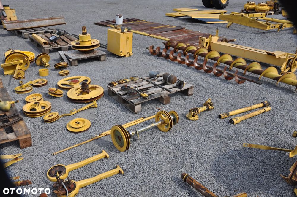 WAŁ PÓŁOŚ KOŁO PASOWE NEW HOLLAND TF 78 TX66 - 11