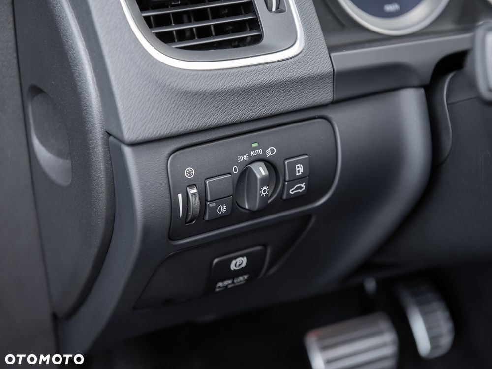 Volvo V60 T6 AWD R-Design - 19