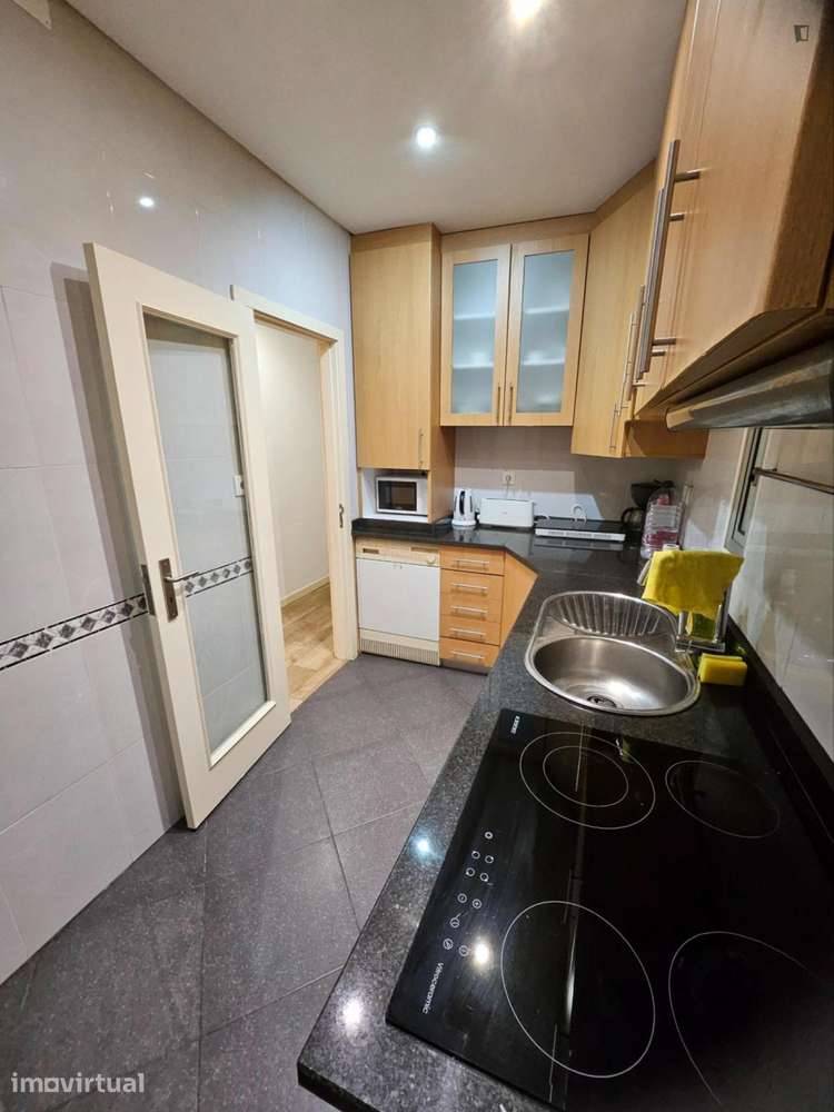 Quarto - localizado em Cedofeita Porto - Grande imagem: 5/10