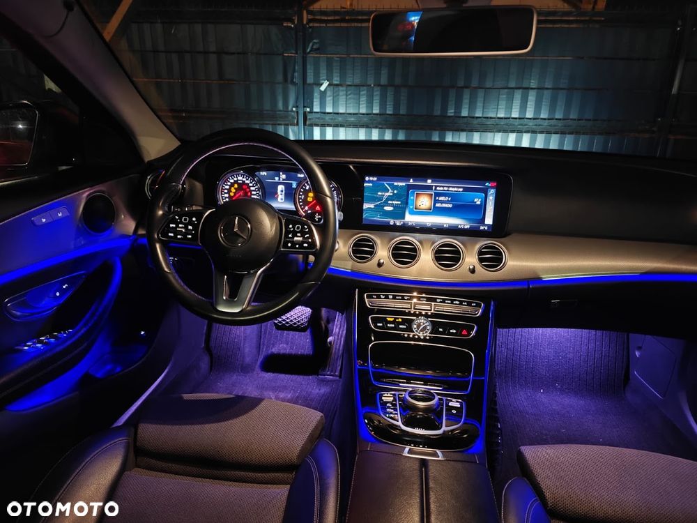 Mercedes-Benz Klasa E 220 d 9G-TRONIC - 8