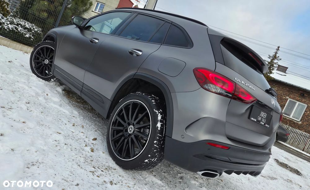 Mercedes-Benz GLA 250e AMG Line - 38
