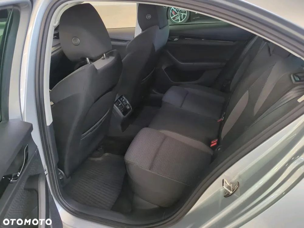 Skoda Octavia 1.5 TSI ACT Ambition - 9