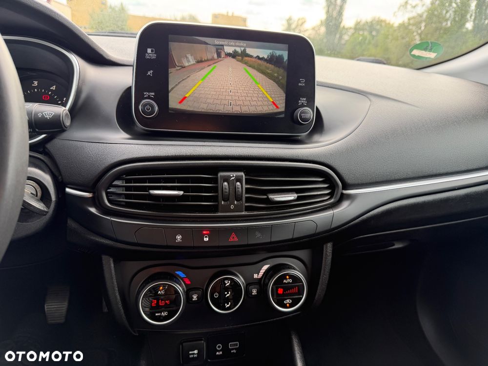 Fiat Tipo 1.4 16v Lounge EU6d - 30