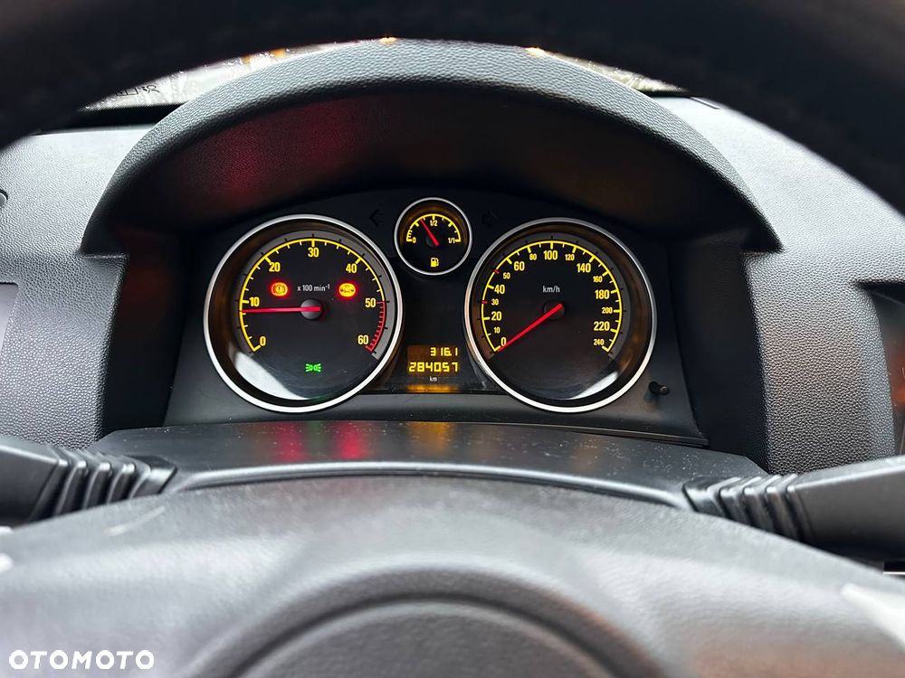 Opel Astra 1.9 CDTI Cosmo - 22