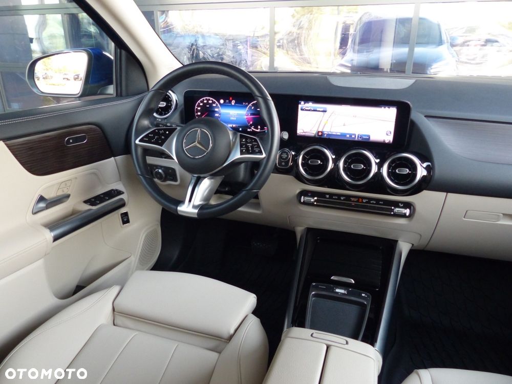 Mercedes-Benz GLA 200 d Progressive 8G-DCT - 24