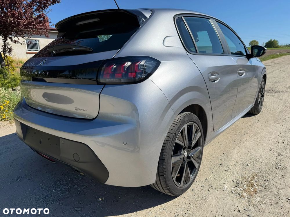 Peugeot 208 - 28