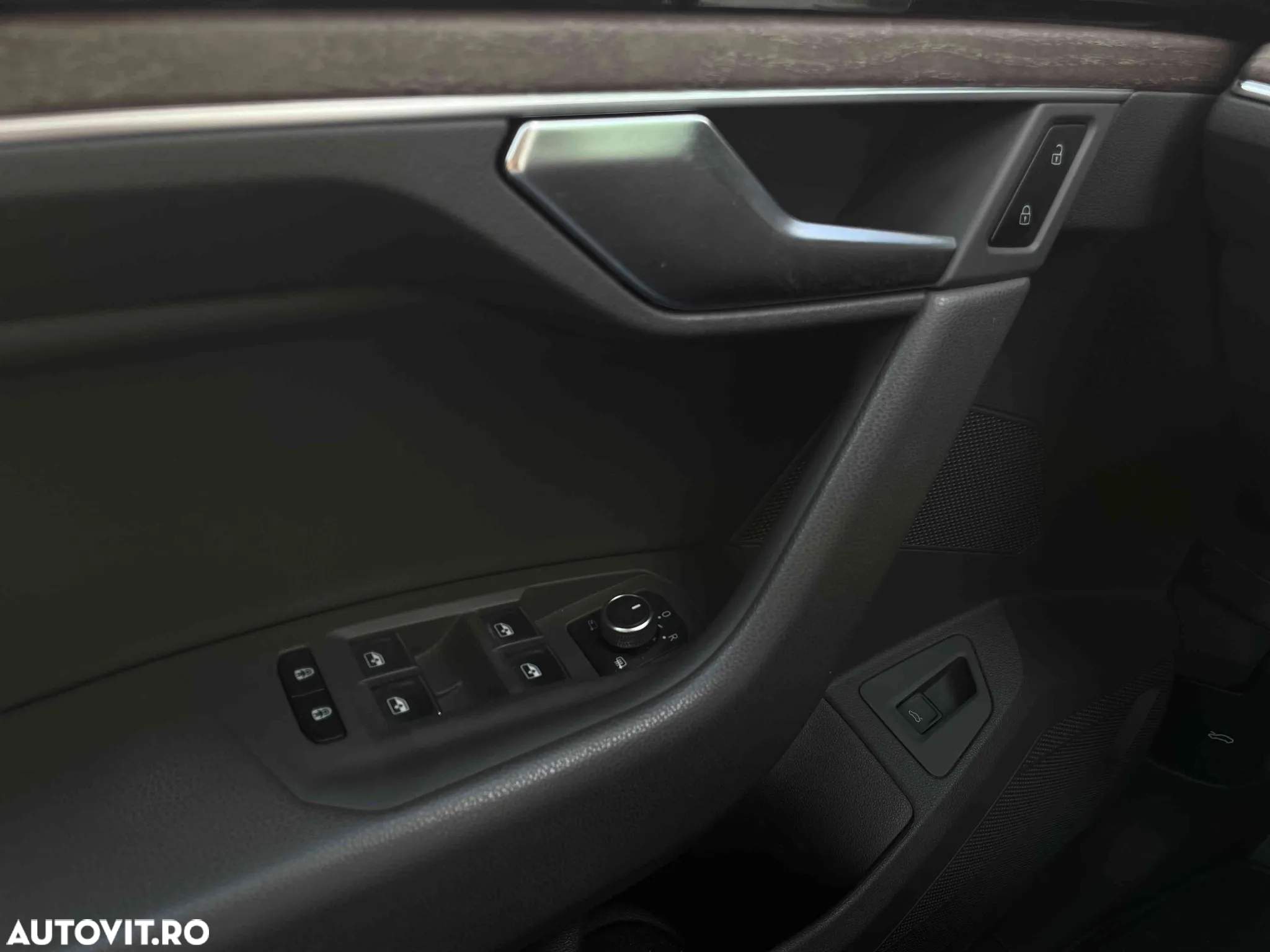 Volkswagen Touareg - 11